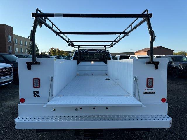 2024 GMC Sierra 3500 HD Chassis Cab Vehicle Photo in MEDINA, OH 44256-9631