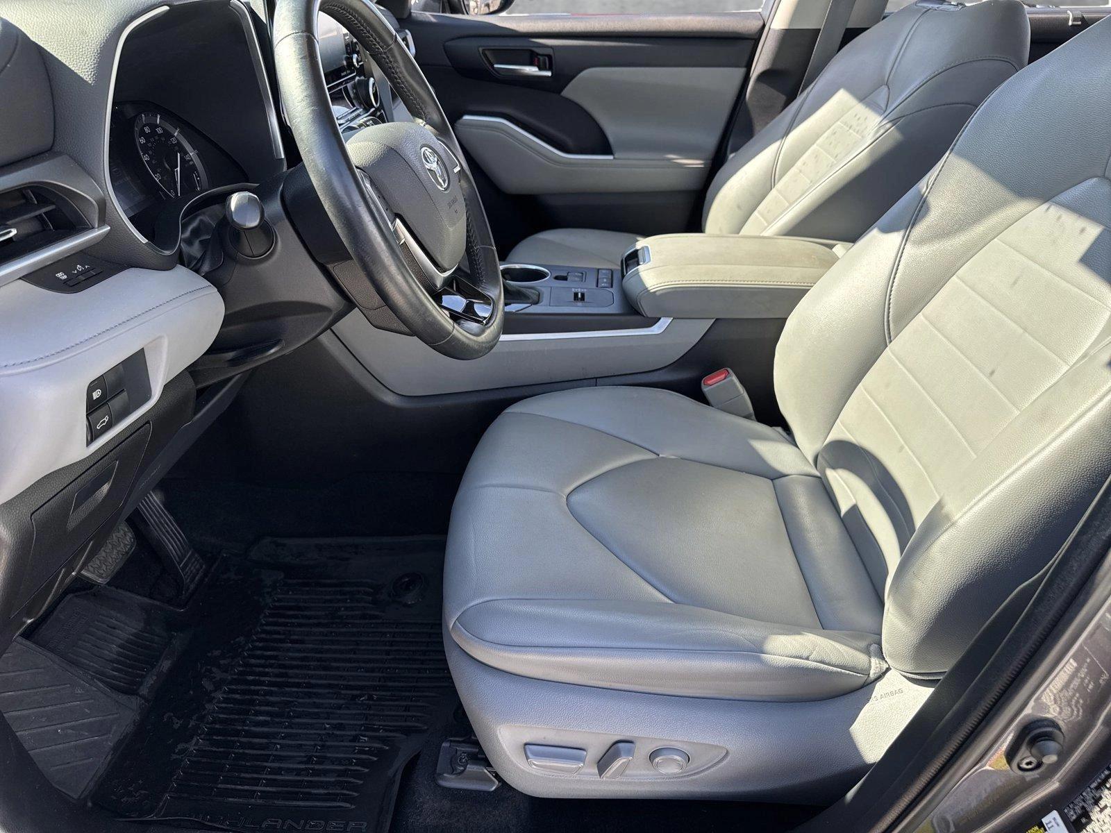 2021 Toyota Highlander Vehicle Photo in Ft. Myers, FL 33907