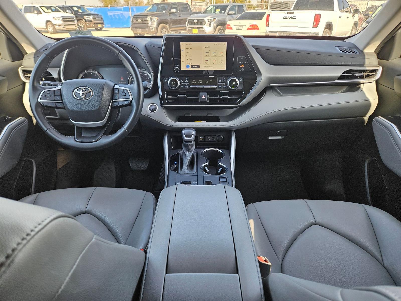 2023 Toyota Highlander Vehicle Photo in Seguin, TX 78155