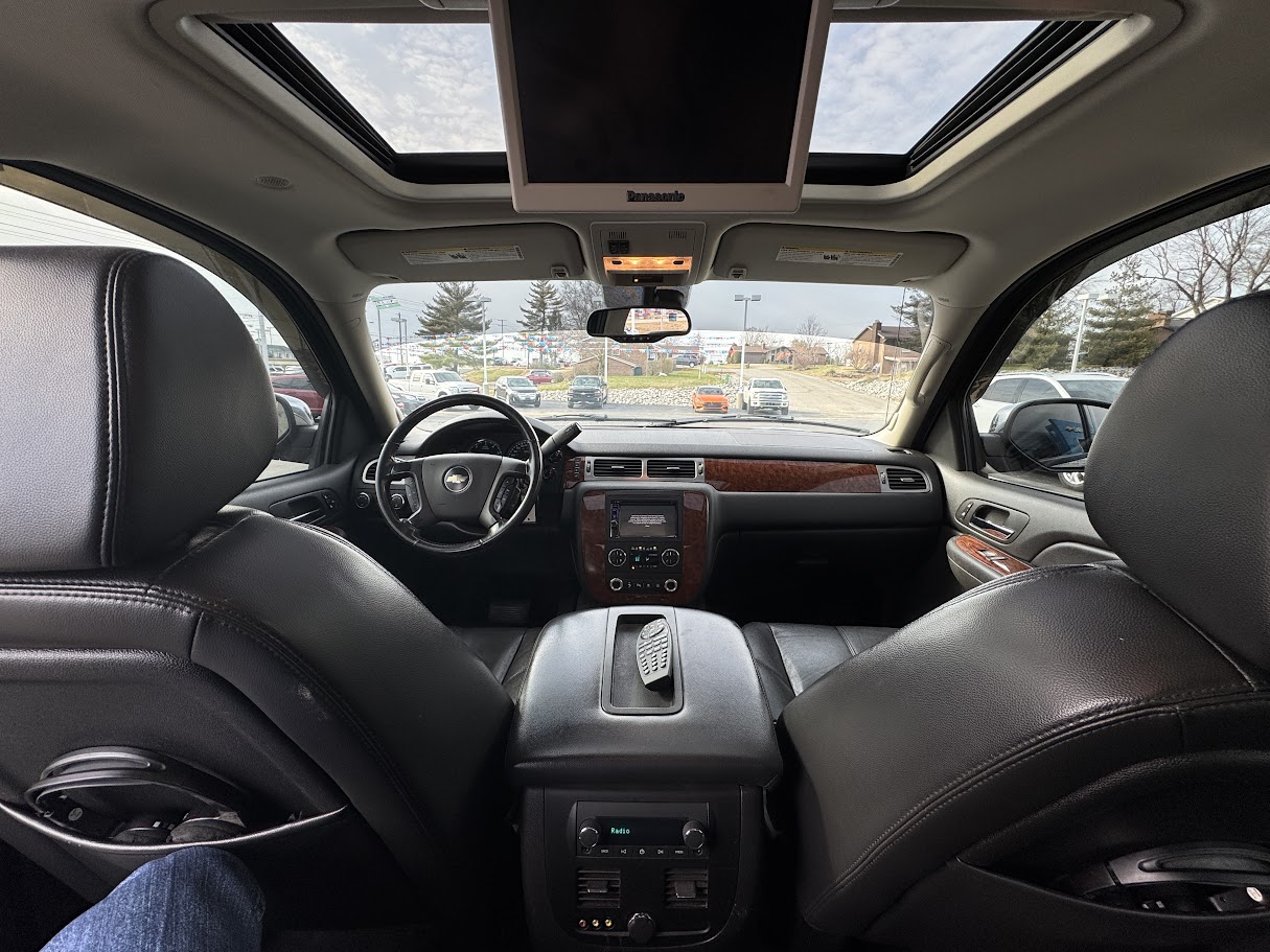 2008 Chevrolet Avalanche Vehicle Photo in BOONVILLE, IN 47601-9633