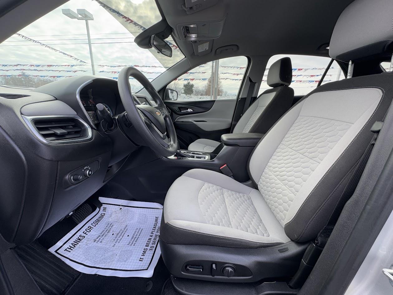 2020 Chevrolet Equinox Vehicle Photo in BOONVILLE, IN 47601-9633