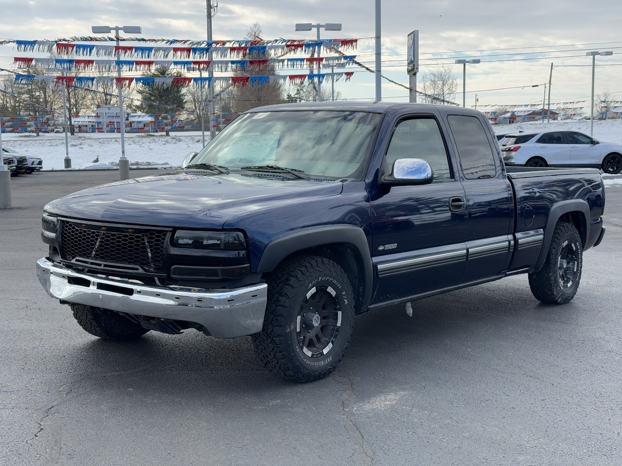 2001 Chevrolet Silverado 1500 Vehicle Photo in BOONVILLE, IN 47601-9633