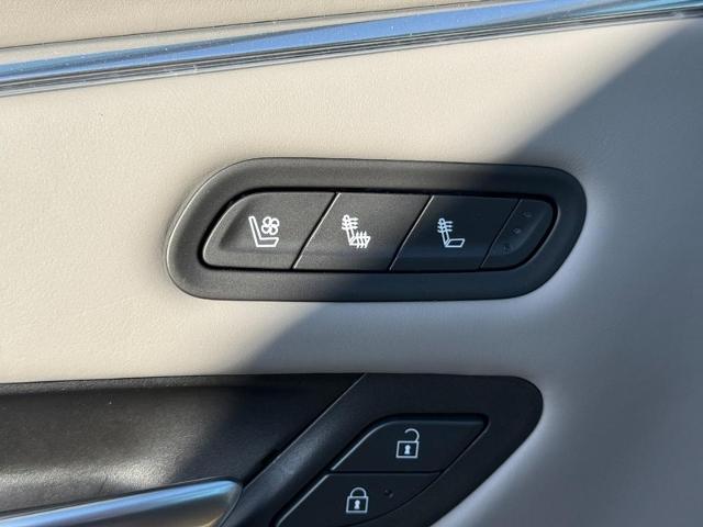 2024 Cadillac Escalade Vehicle Photo in COLUMBIA, MO 65203-3903