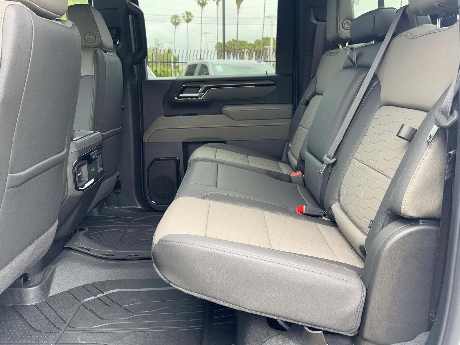 2025 Chevrolet Silverado 2500 HD Vehicle Photo in LOS ANGELES, CA 90007-3794