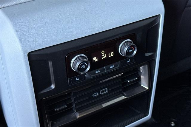 2025 GMC HUMMER EV SUV Vehicle Photo in ELK GROVE, CA 95757-8703