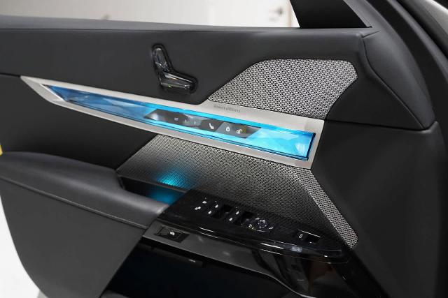 2024 BMW 740i xDrive Vehicle Photo in GRAPEVINE, TX 76051