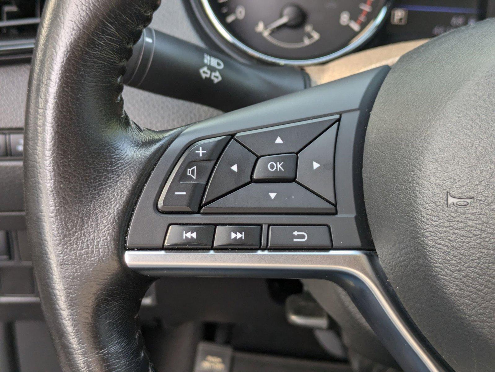 2018 Nissan Rogue Vehicle Photo in Tampa, FL 33614
