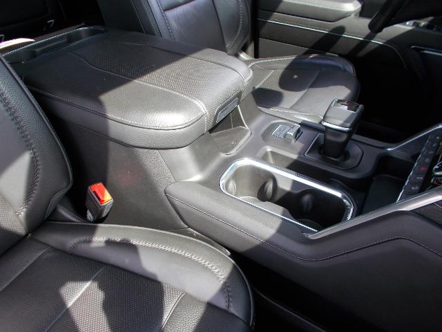 2023 GMC Sierra 1500 Vehicle Photo in LOWELL, MA 01852-4336
