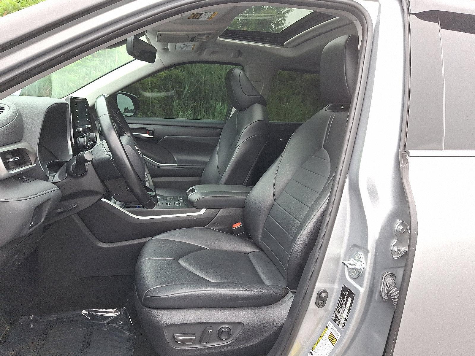 2021 Toyota Highlander Vehicle Photo in Trevose, PA 19053