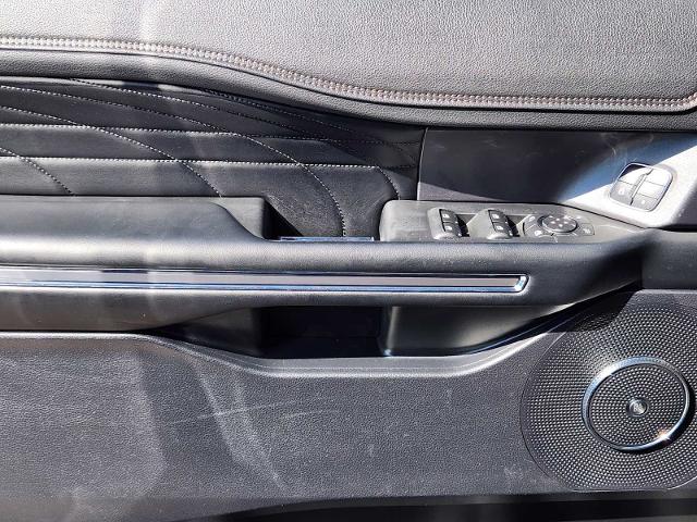 2019 Ford Expedition Vehicle Photo in DENTON, TX 76210-9321