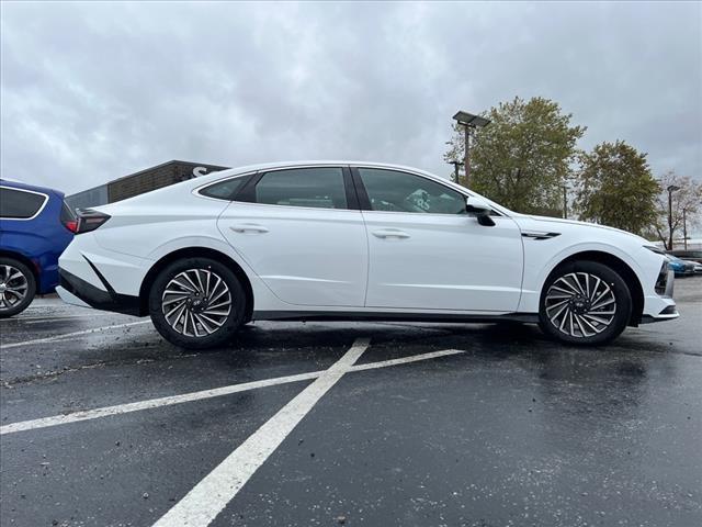 2025 Hyundai SONATA Hybrid Vehicle Photo in Shiloh, IL 62269