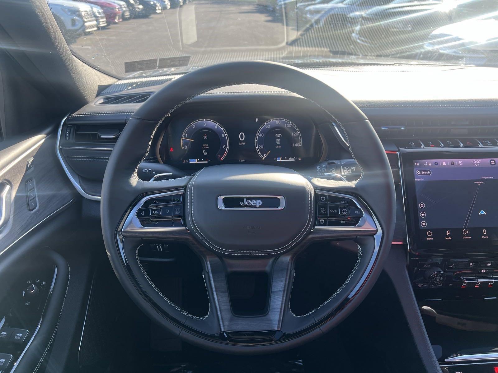 2025 Jeep Grand Cherokee L Vehicle Photo in Mechanicsburg, PA 17050-1707