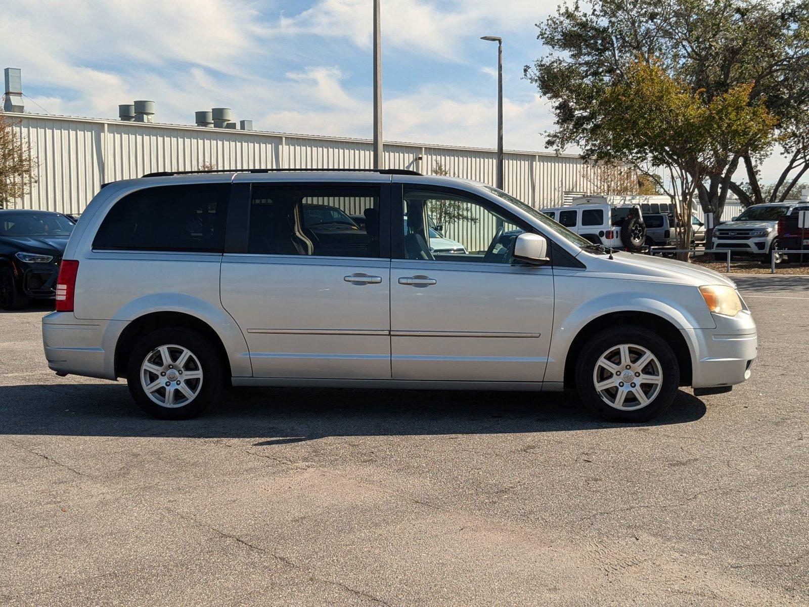 2010 Chrysler Town & Country Vehicle Photo in St. Petersburg, FL 33713