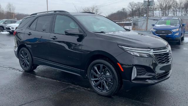 2022 Chevrolet Equinox Vehicle Photo in MOON TOWNSHIP, PA 15108-2571