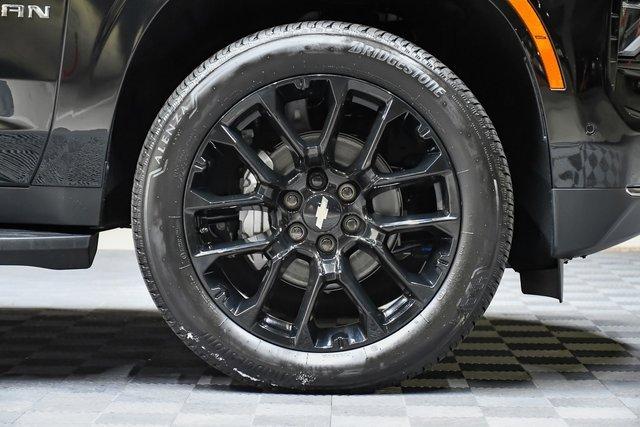 2025 Chevrolet Suburban Vehicle Photo in EVERETT, WA 98203-5662