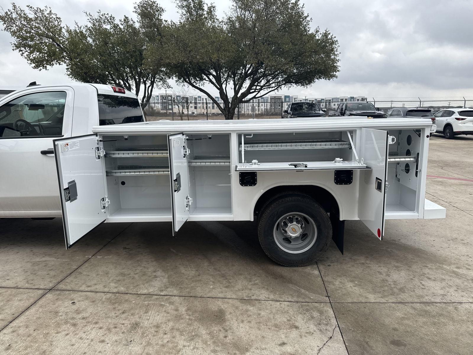 2024 Chevrolet Silverado 3500 HD Chassis Cab Vehicle Photo in GEORGETOWN, TX 78626-7508