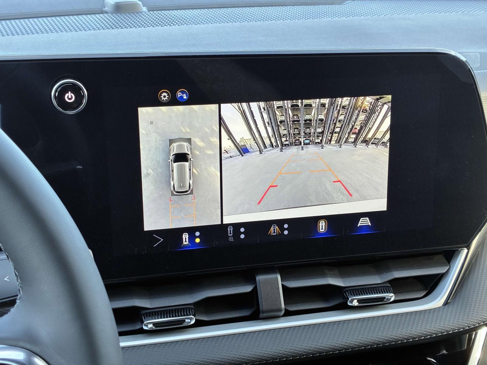 2025 Chevrolet Equinox Vehicle Photo in LOS ANGELES, CA 90007-3794