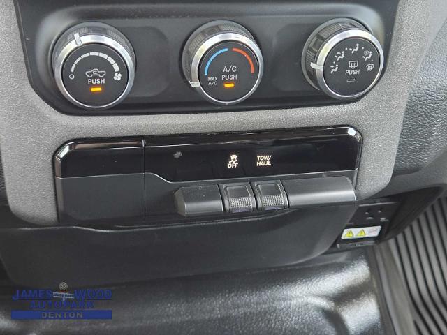 2022 Ram 1500 Vehicle Photo in DENTON, TX 76210-9321