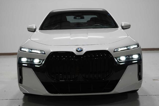 2023 BMW 740i Vehicle Photo in GRAPEVINE, TX 76051