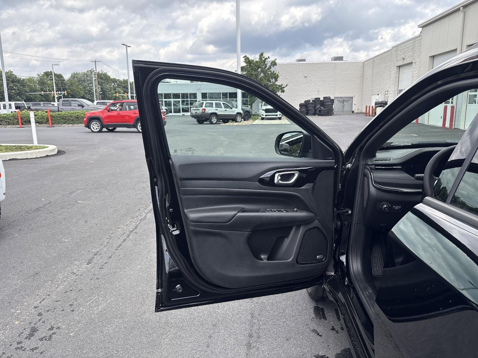 2025 Jeep Compass Vehicle Photo in Mechanicsburg, PA 17050-1707