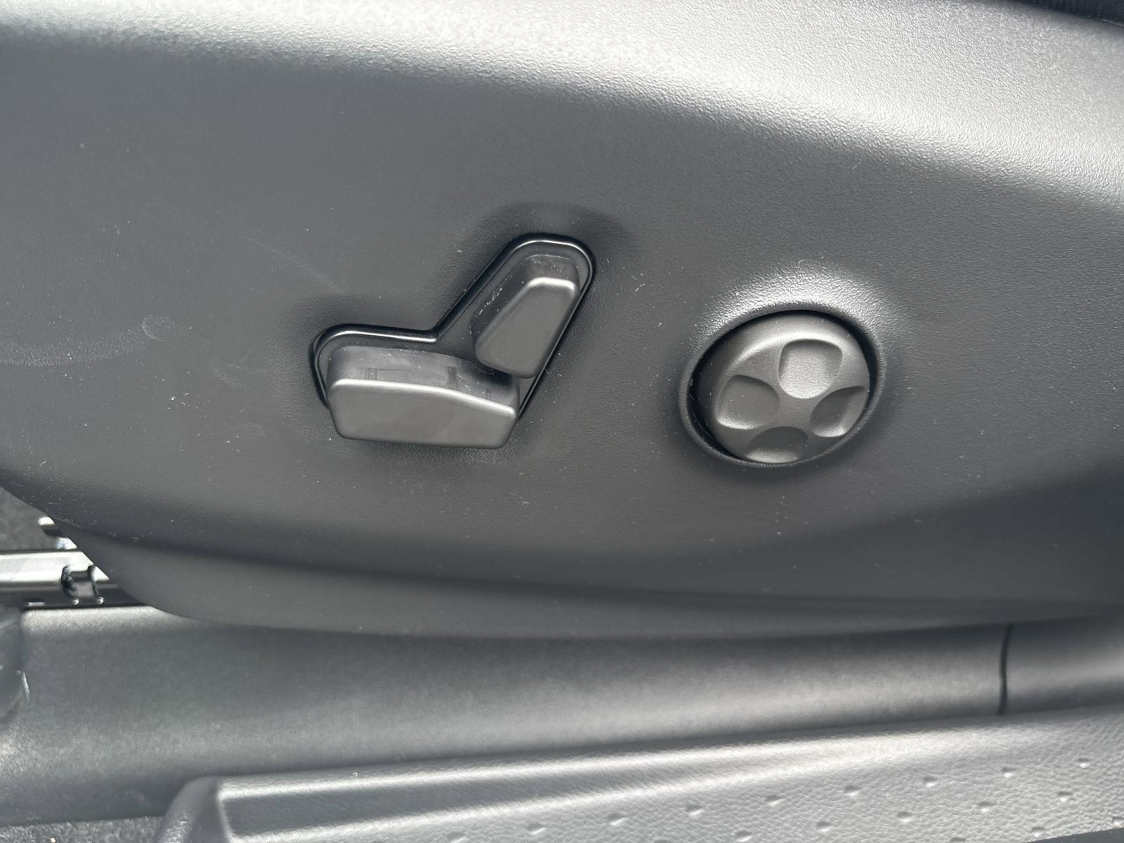 2025 Chrysler Voyager Vehicle Photo in Mechanicsburg, PA 17050-1707