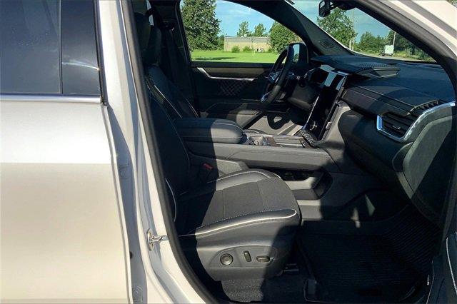 2024 GMC Acadia Vehicle Photo in TOPEKA, KS 66609-0000