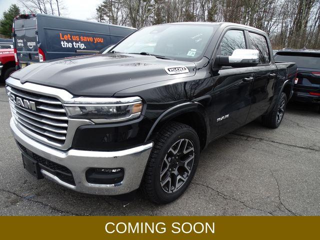 Diamond Black Crystal Pearlcoat 2025 RAM 1500 Laramie Crew Cab 4WD Pickup Truck Four-Wheel Drive 8-Speed Automatic