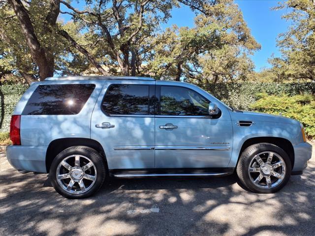 2011 Cadillac Escalade Vehicle Photo in SAN ANTONIO, TX 78230-1001