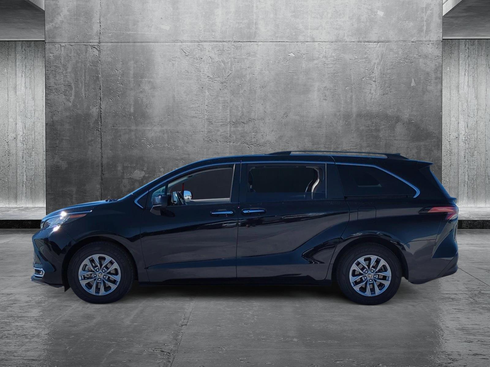 2022 Toyota Sienna Vehicle Photo in Ft. Myers, FL 33907