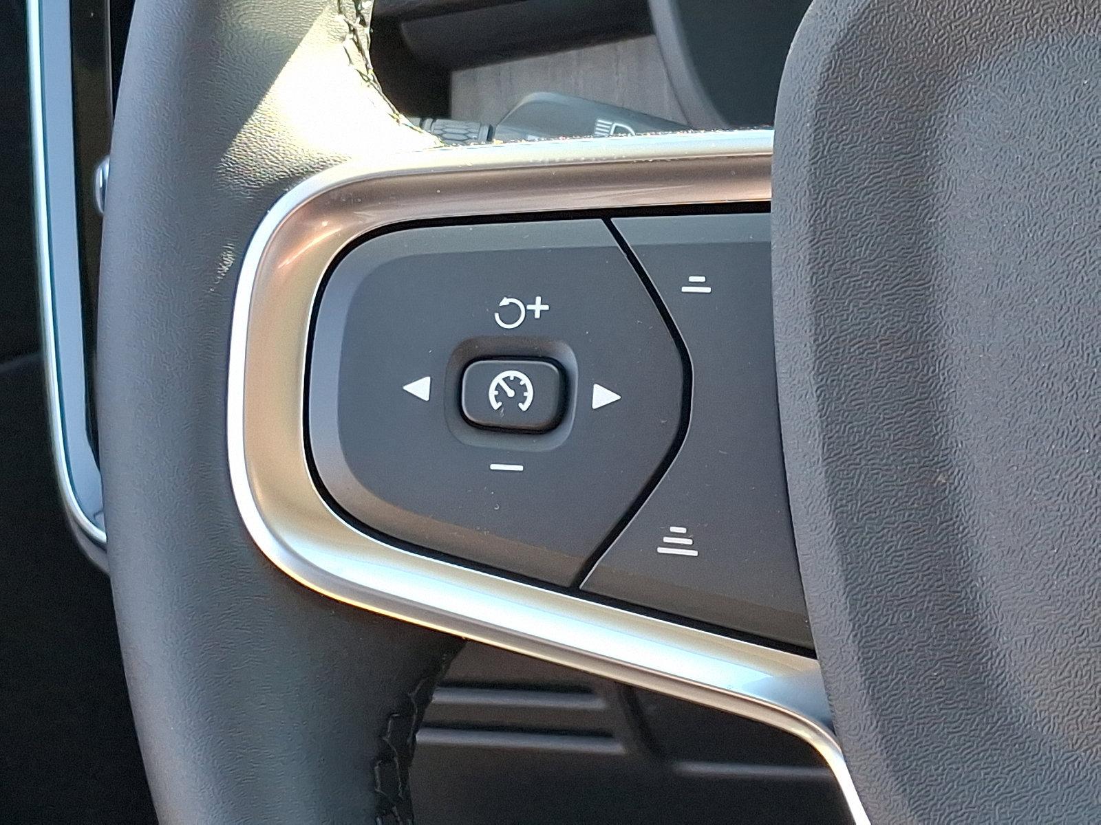 2025 Volvo XC40 Vehicle Photo in Trevose, PA 19053