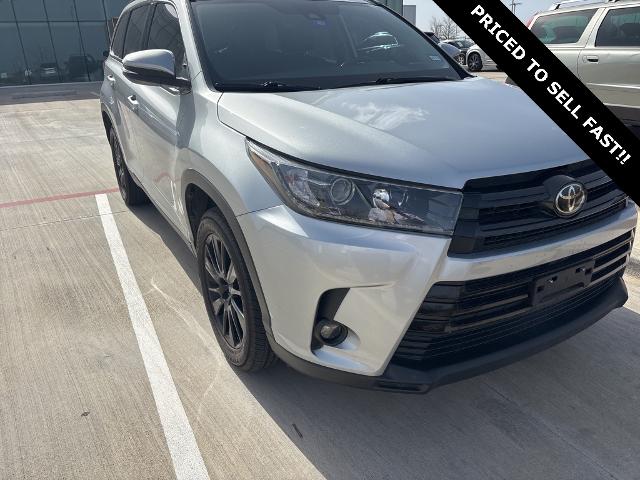 2019 Toyota Highlander Vehicle Photo in Grapevine, TX 76051