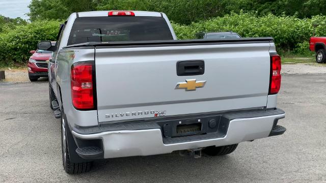 2017 Chevrolet Silverado 1500 Vehicle Photo in MOON TOWNSHIP, PA 15108-2571