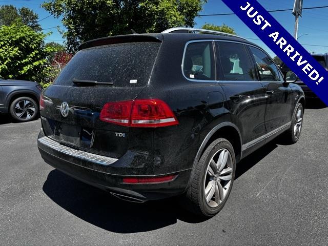 2011 Volkswagen Touareg Vehicle Photo in Puyallup, WA 98371