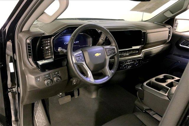 2024 Chevrolet Silverado 1500 Vehicle Photo in KANSAS CITY, MO 64114-4502