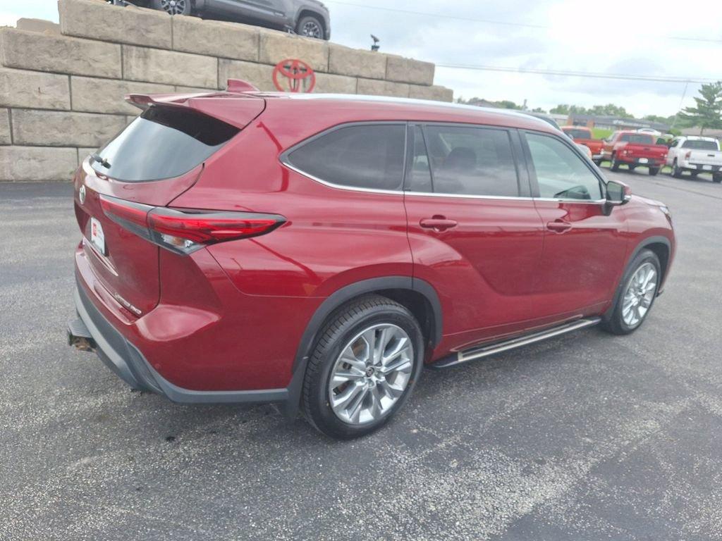 2020 Toyota Highlander Vehicle Photo in Marion, IA 52302