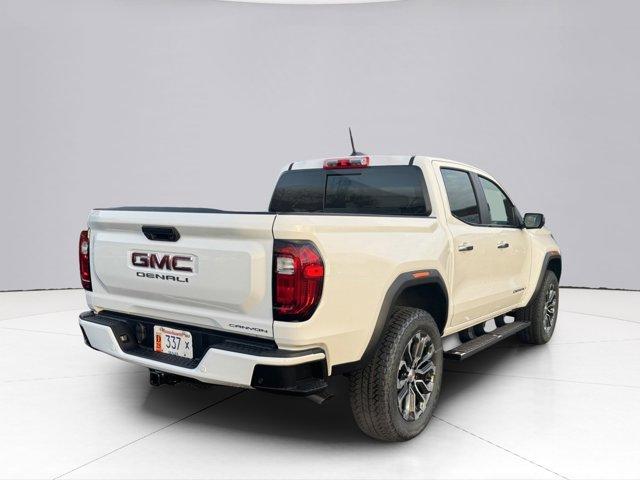 2024 GMC Canyon Vehicle Photo in LEOMINSTER, MA 01453-2952