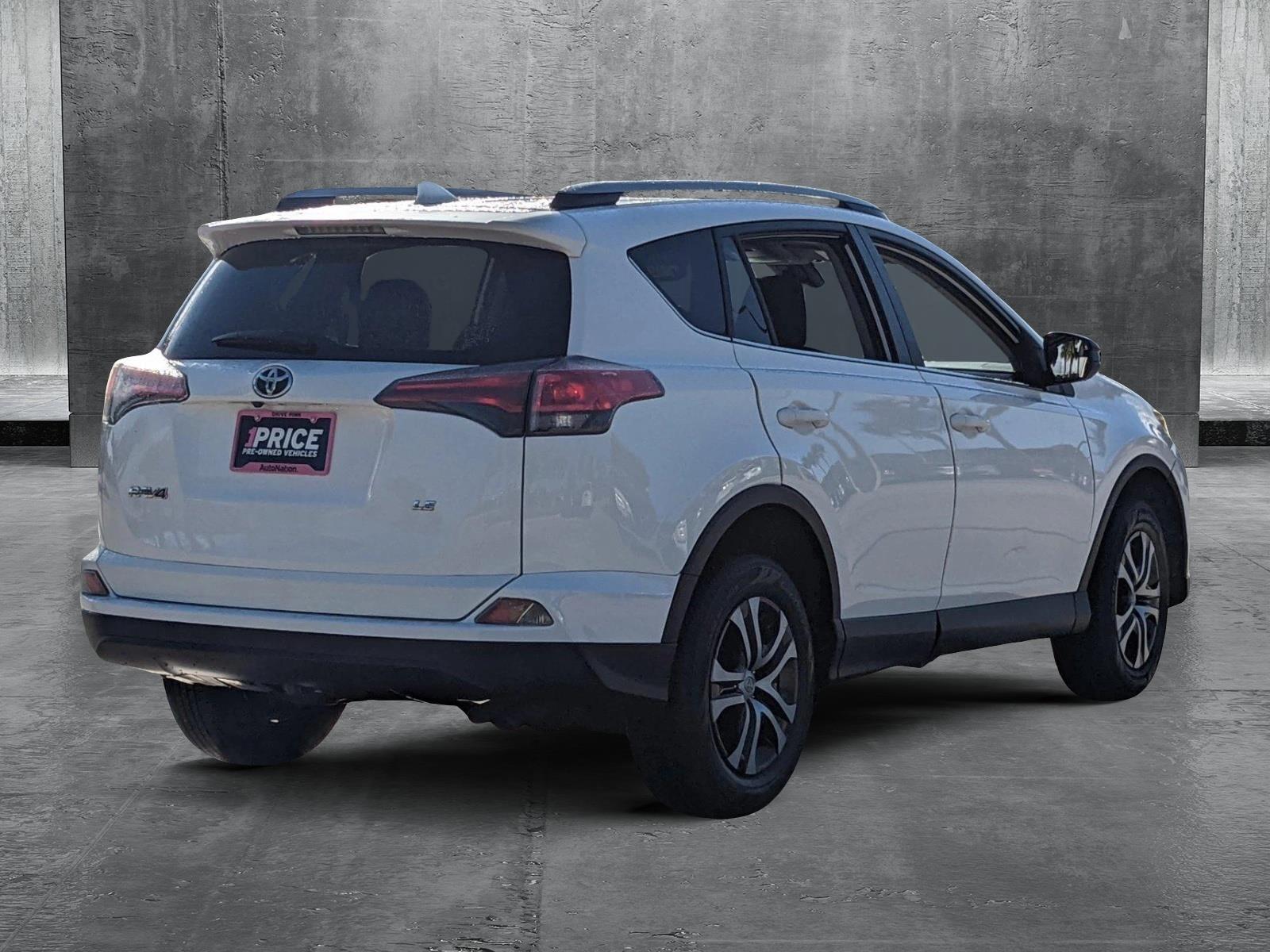 2018 Toyota RAV4 Vehicle Photo in Davie, FL 33331