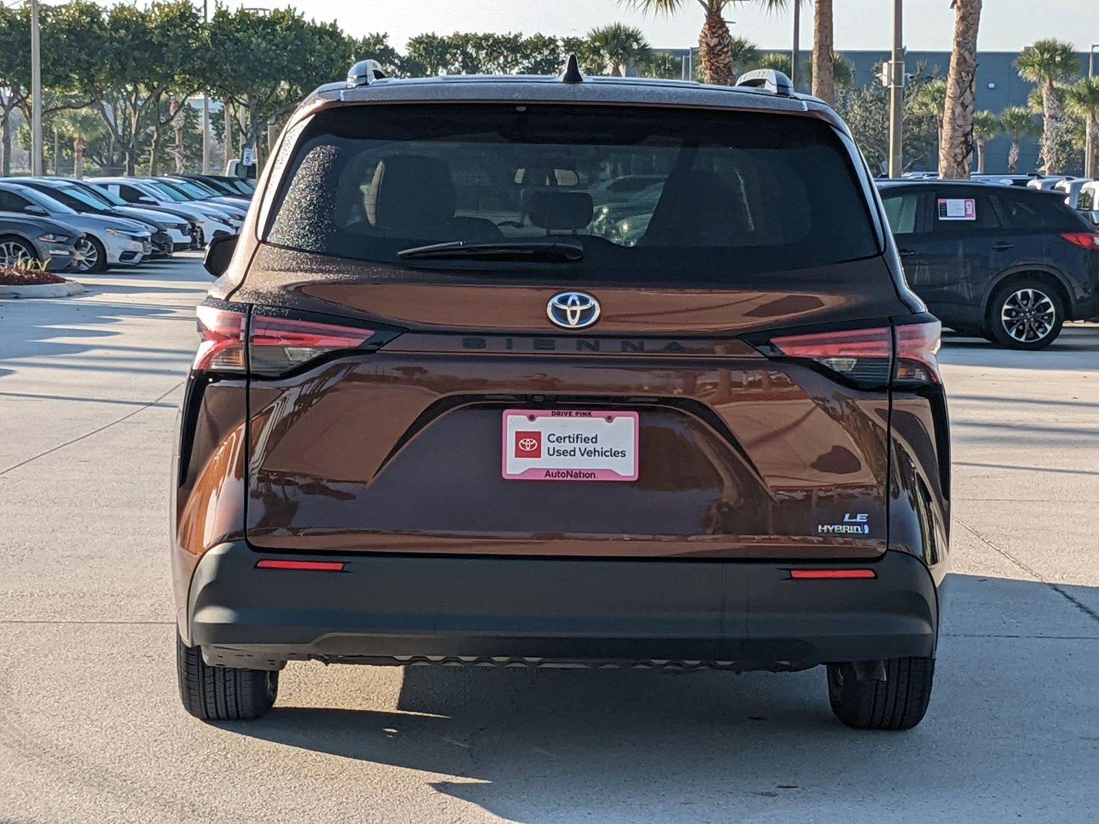 2022 Toyota Sienna Vehicle Photo in Davie, FL 33331