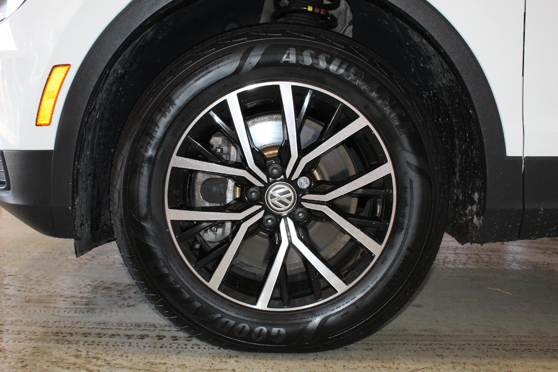 2021 Volkswagen Tiguan Vehicle Photo in NORTHAMPTON, MA 01060-1120