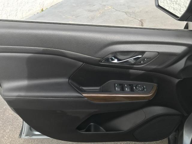 2023 GMC Acadia Vehicle Photo in GREEN BAY, WI 54303-3330
