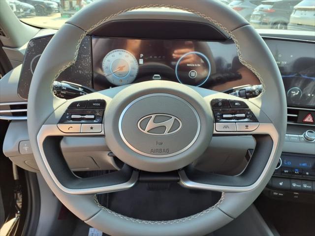 2025 Hyundai ELANTRA Vehicle Photo in Peoria, IL 61615