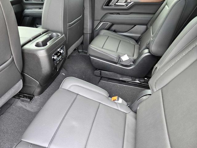 2025 GMC Yukon XL Vehicle Photo in DALLAS, TX 75209-3016