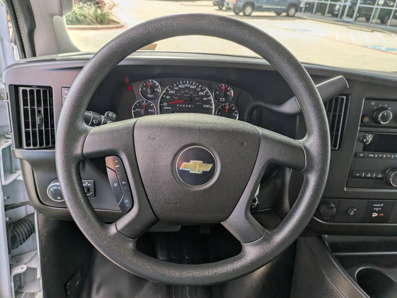 2023 Chevrolet Express Cargo 2500 Vehicle Photo in SELMA, TX 78154-1460