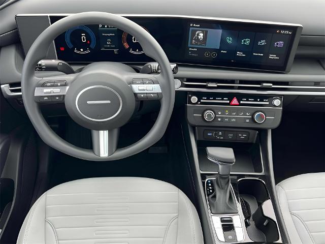 2025 Hyundai SANTA CRUZ Vehicle Photo in Green Bay, WI 54304