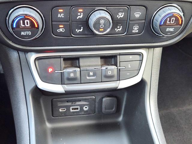 2022 GMC Terrain Vehicle Photo in DENTON, TX 76210-9321