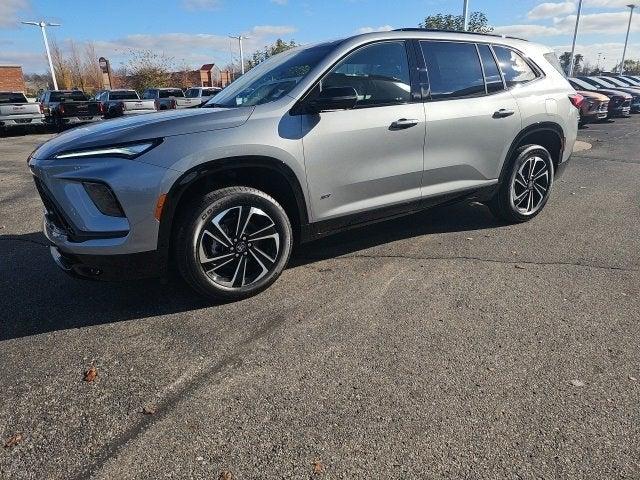 2025 Buick Enclave Vehicle Photo in Fishers, IN 46038