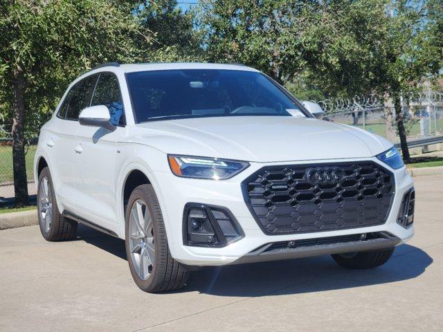 2025 Audi Q5 Vehicle Photo in HOUSTON, TX 77090