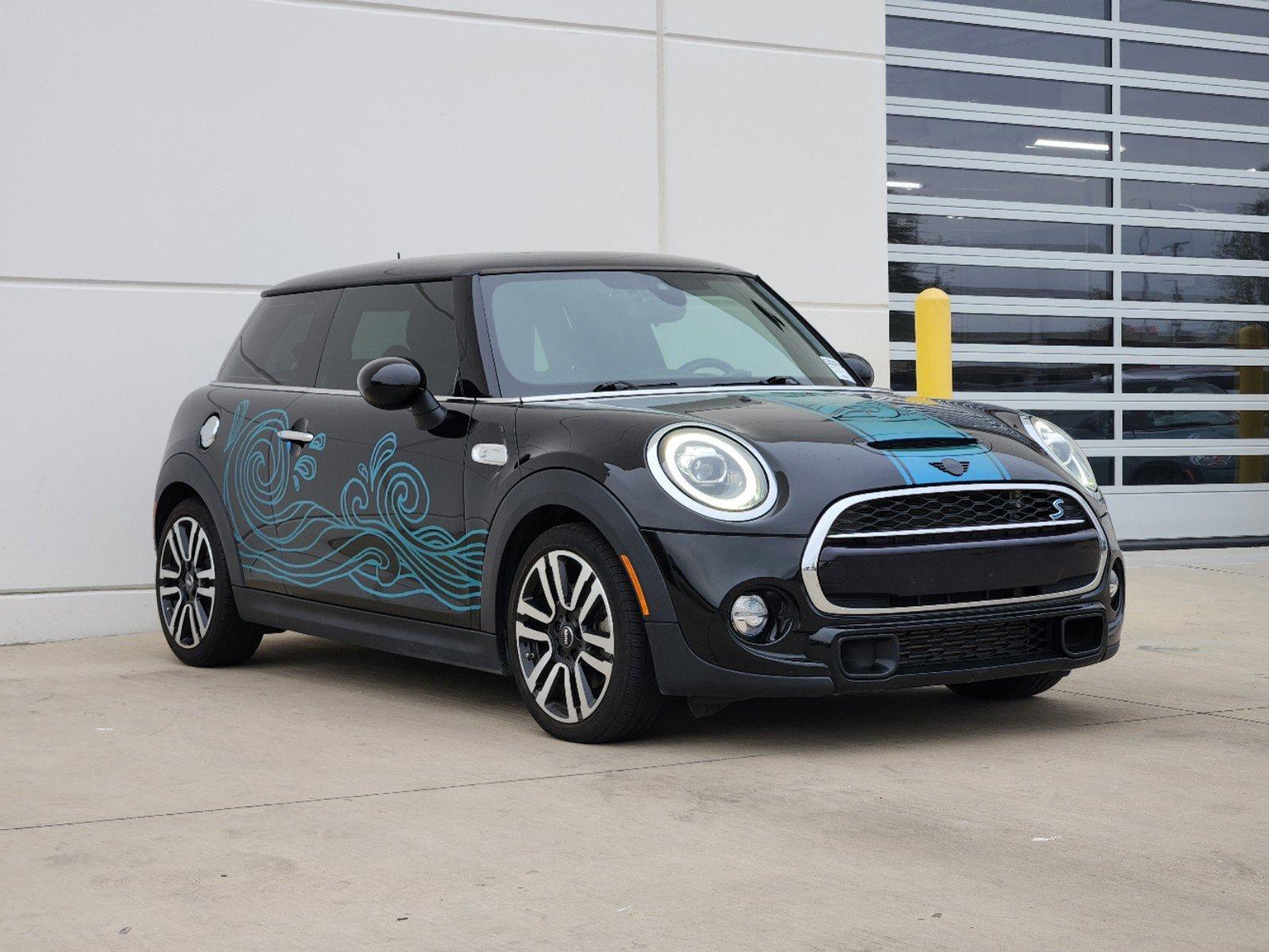 2019 MINI Cooper S Hardtop Vehicle Photo in PLANO, TX 75024