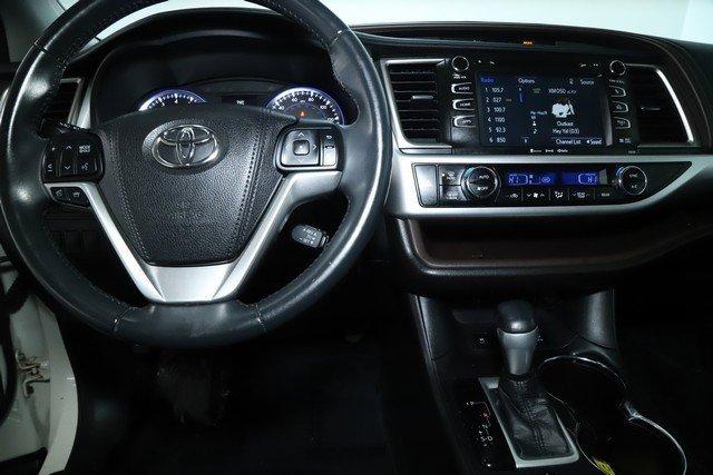 2016 Toyota Highlander Vehicle Photo in BEACHWOOD, OH 44122-4298