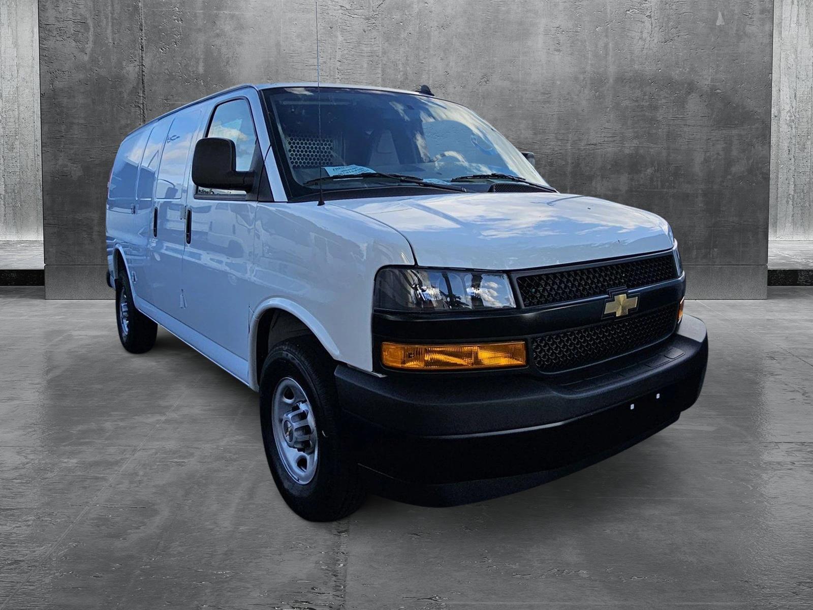 2024 Chevrolet Express Cargo 2500 Vehicle Photo in GREENACRES, FL 33463-3207